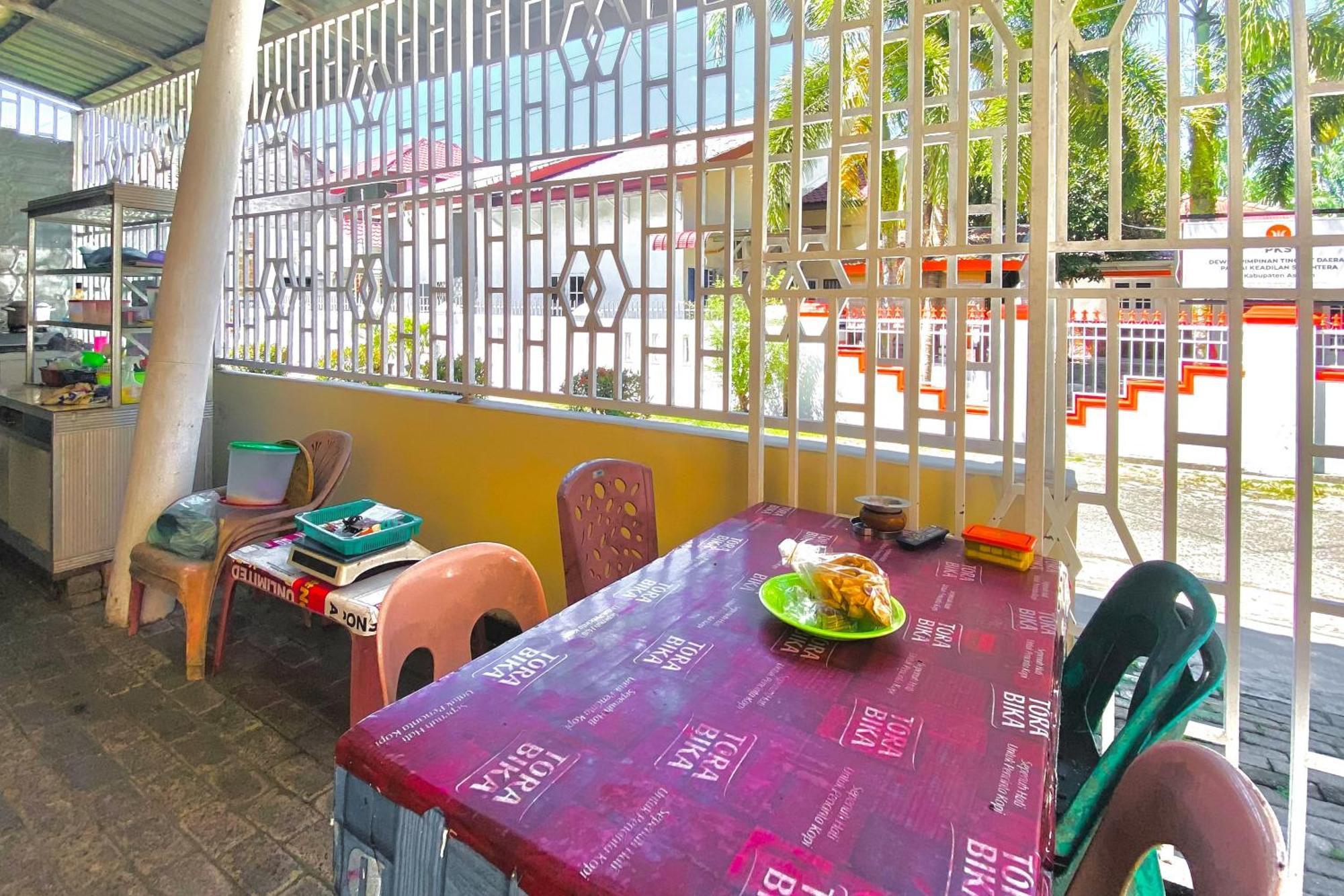 Amira House Kisaran Redpartner Hotell Exteriör bild