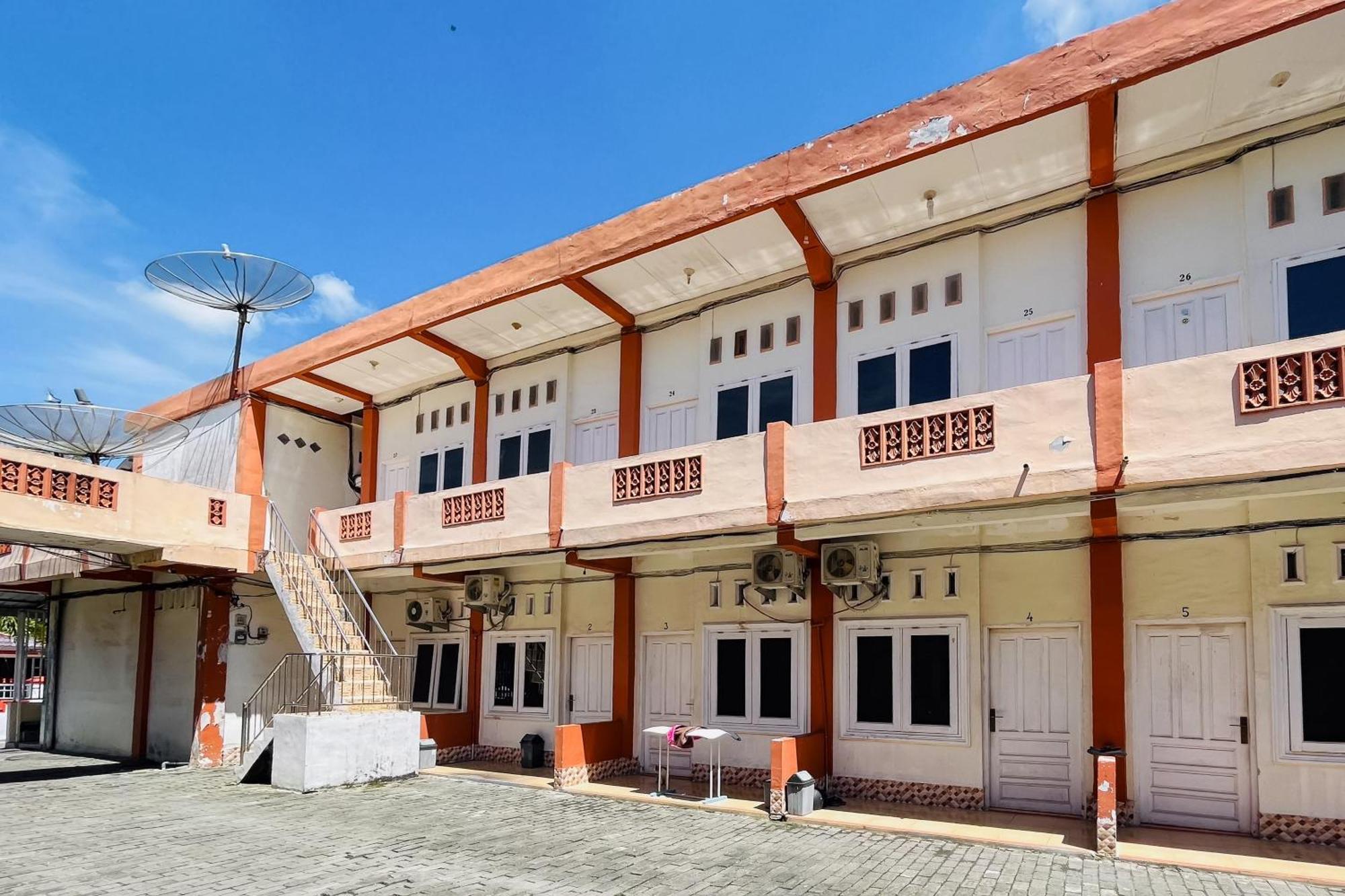 Amira House Kisaran Redpartner Hotell Exteriör bild